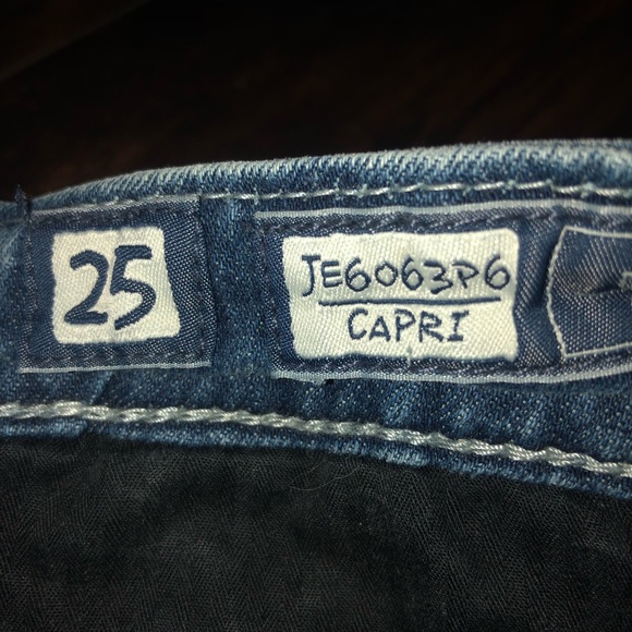 Women’s Miss Me Capri jeans size 25 - Picture 3 of 4